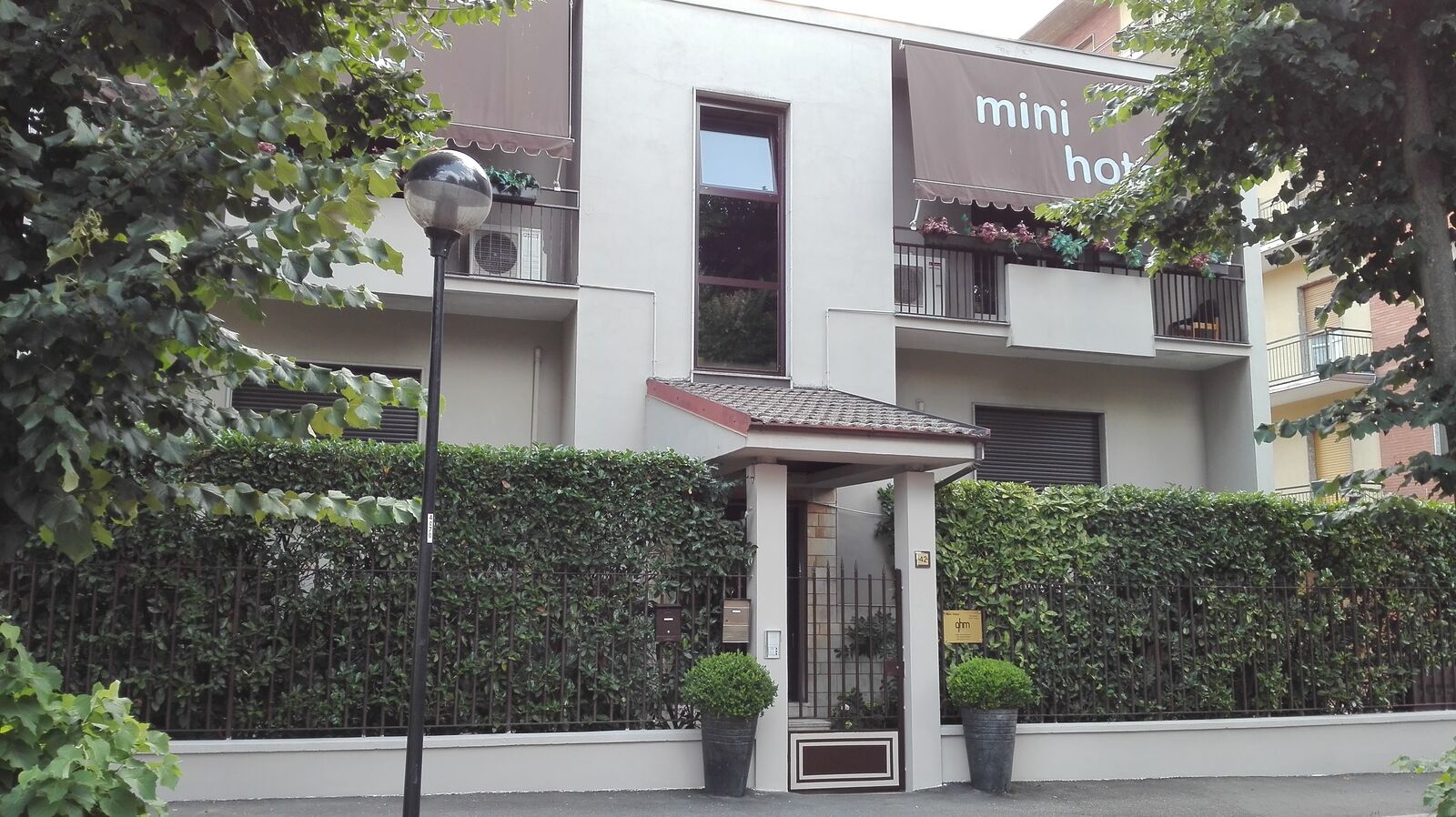 Guest House Maiocchi Pavia — ingresso e facciata