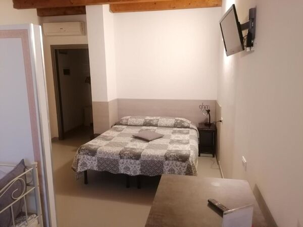 Studio — Guest House Maiocchi Pavia